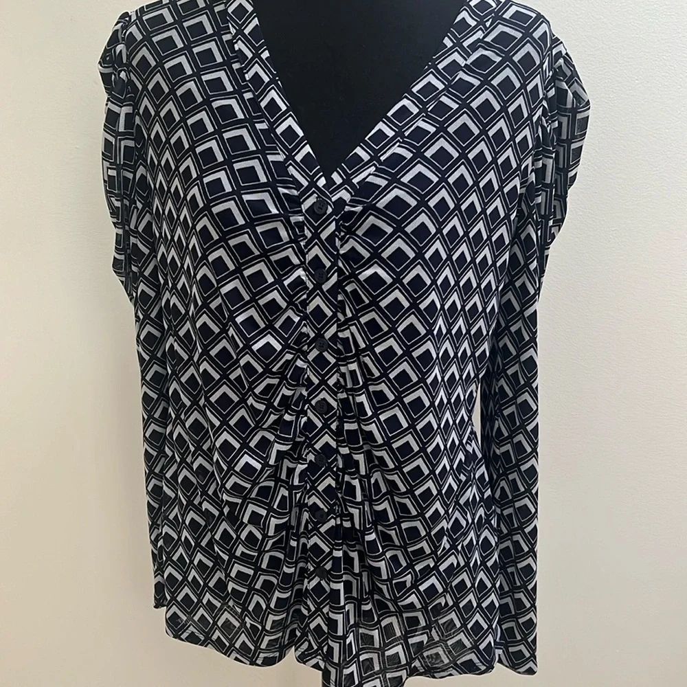 Halogen‎ navy geometric blouse 1X